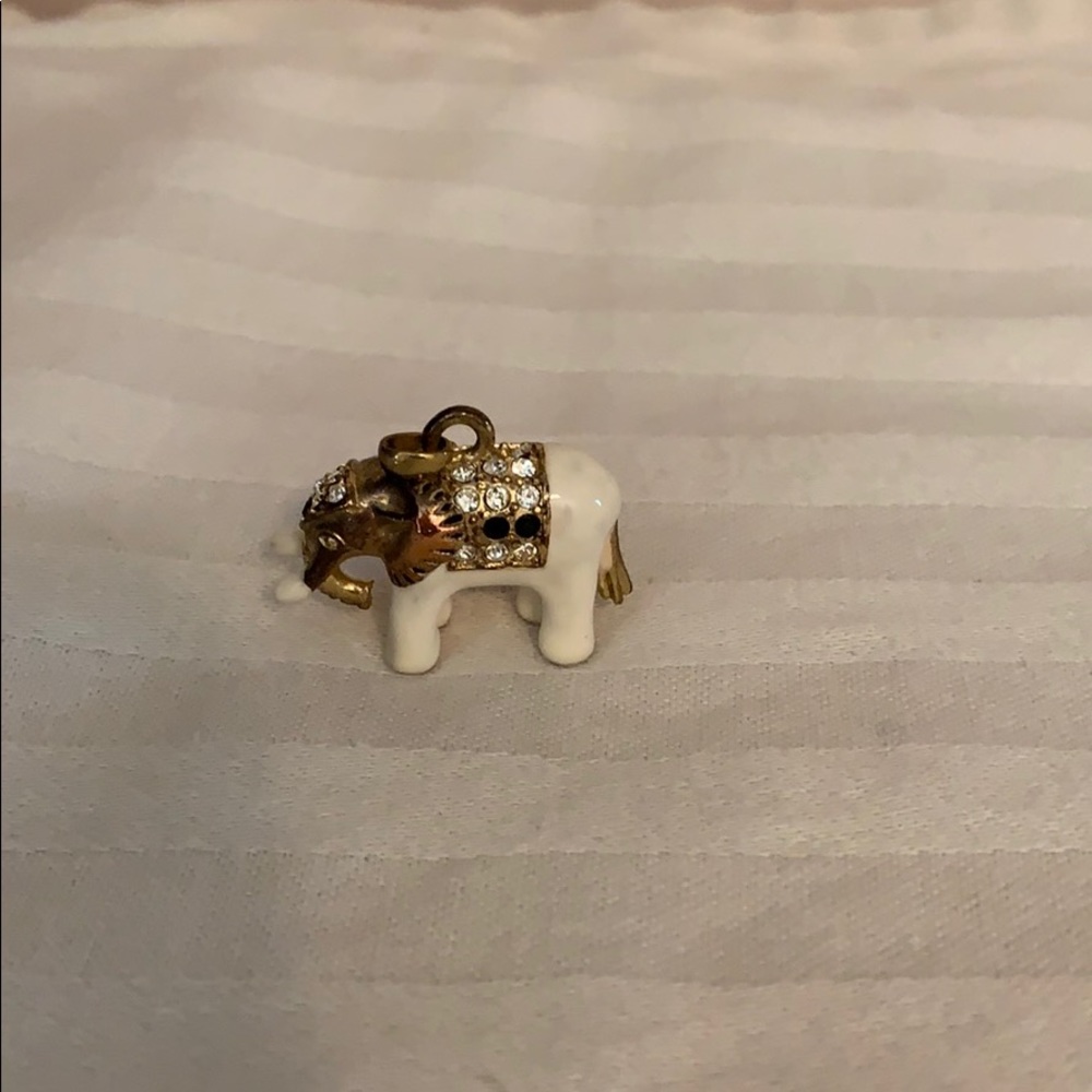 Elephant pendant